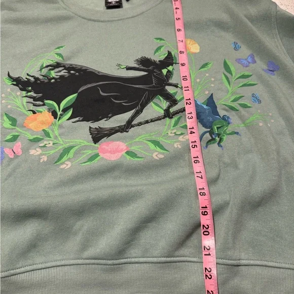 Women's Extra Large Wicked Fleece Pullover
Sweatshirt -Elphaba Sage Green XL NWT - Picture 7 of 8